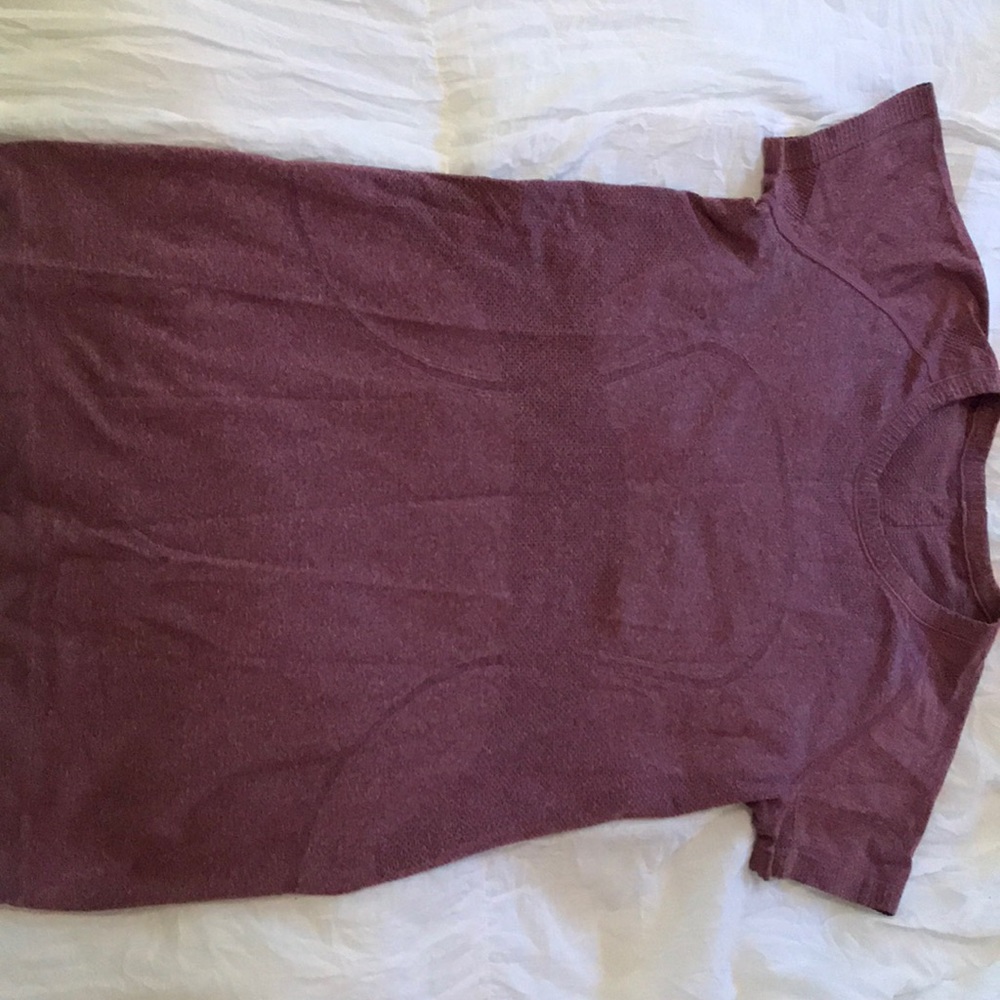 Swiftly tech lululemon shirt